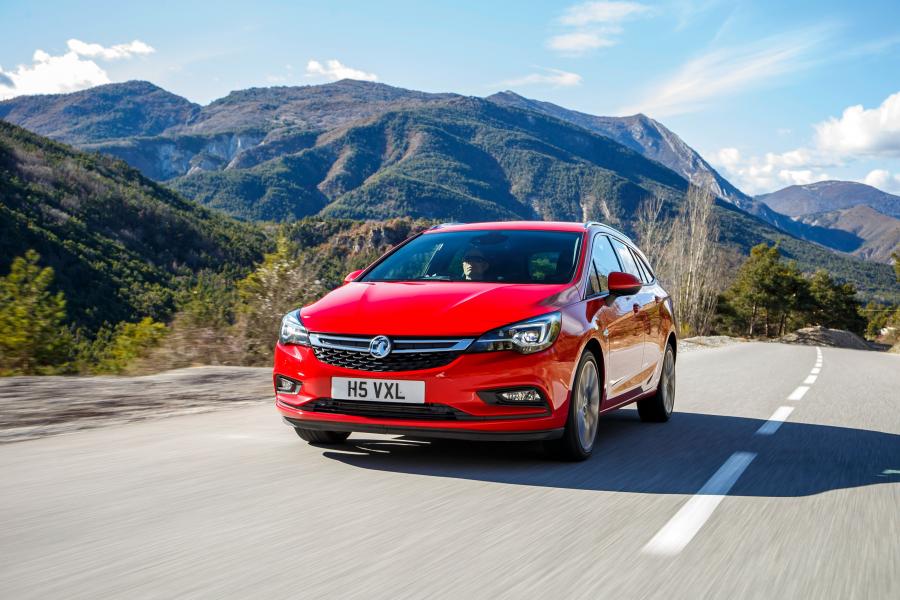 Vauxhall Astra Sports Tourer BiTurbo 2016 года  (фото 28 из 30)